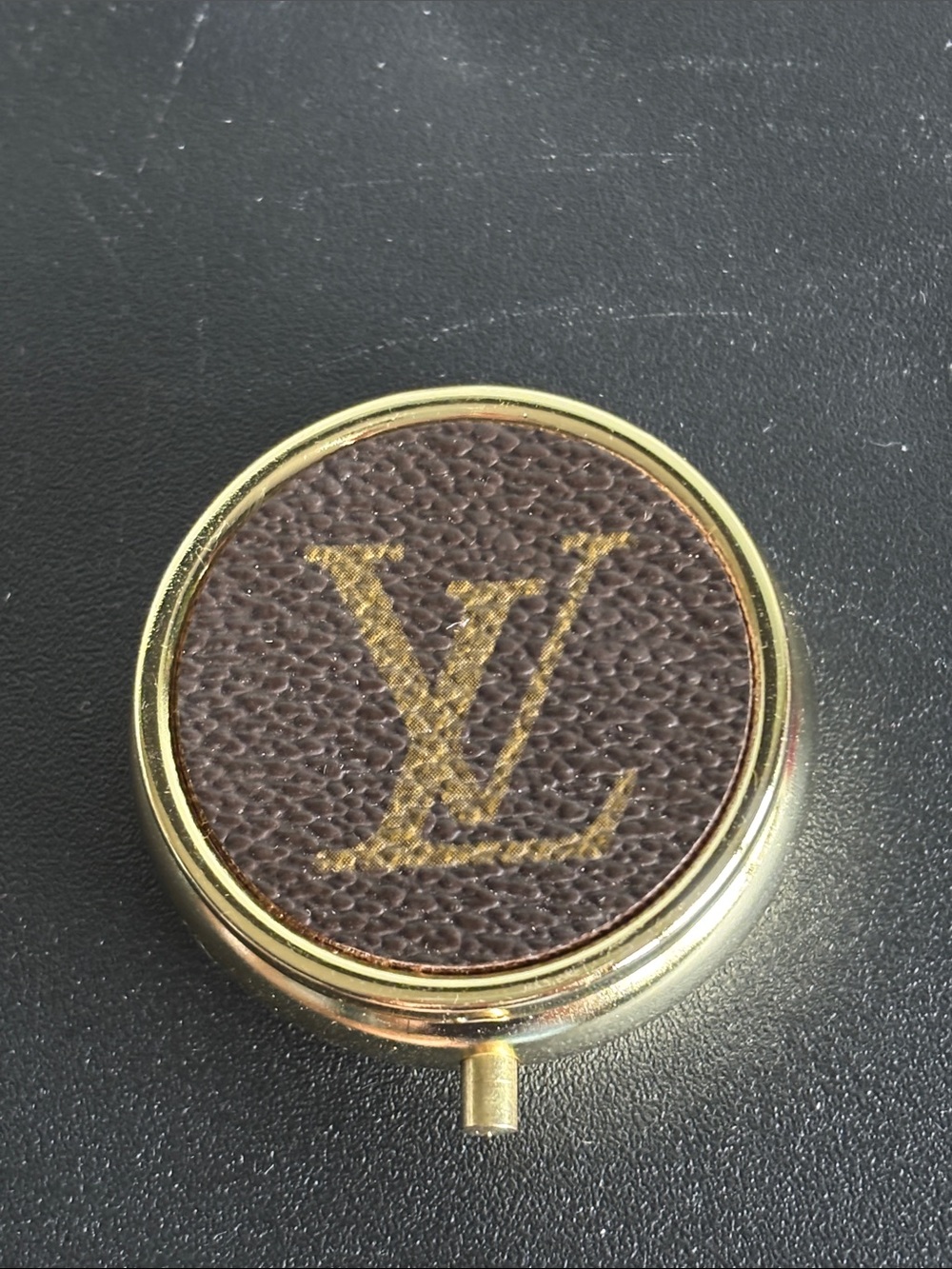 LV canvas container